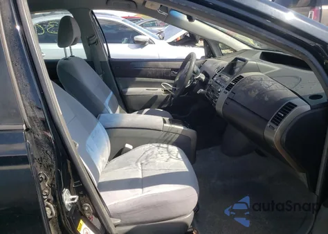 2005 Toyota Prius from USA, damaged, VIN JTDKB20U253066055